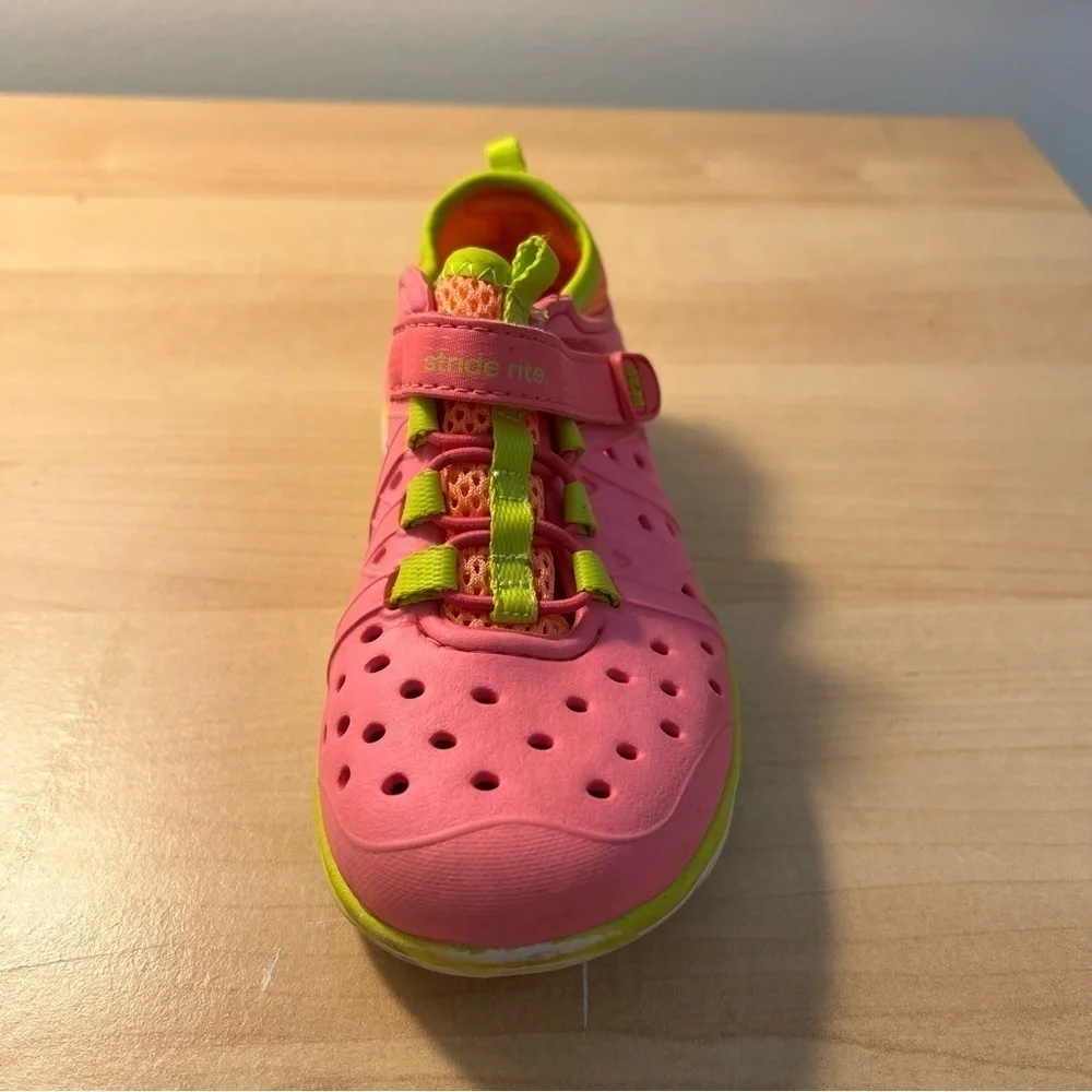 Stride Rite girls pink water hiking shoe. Like new!